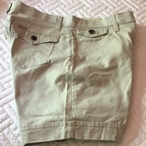 Women’s Lee khaki shorts size 10M